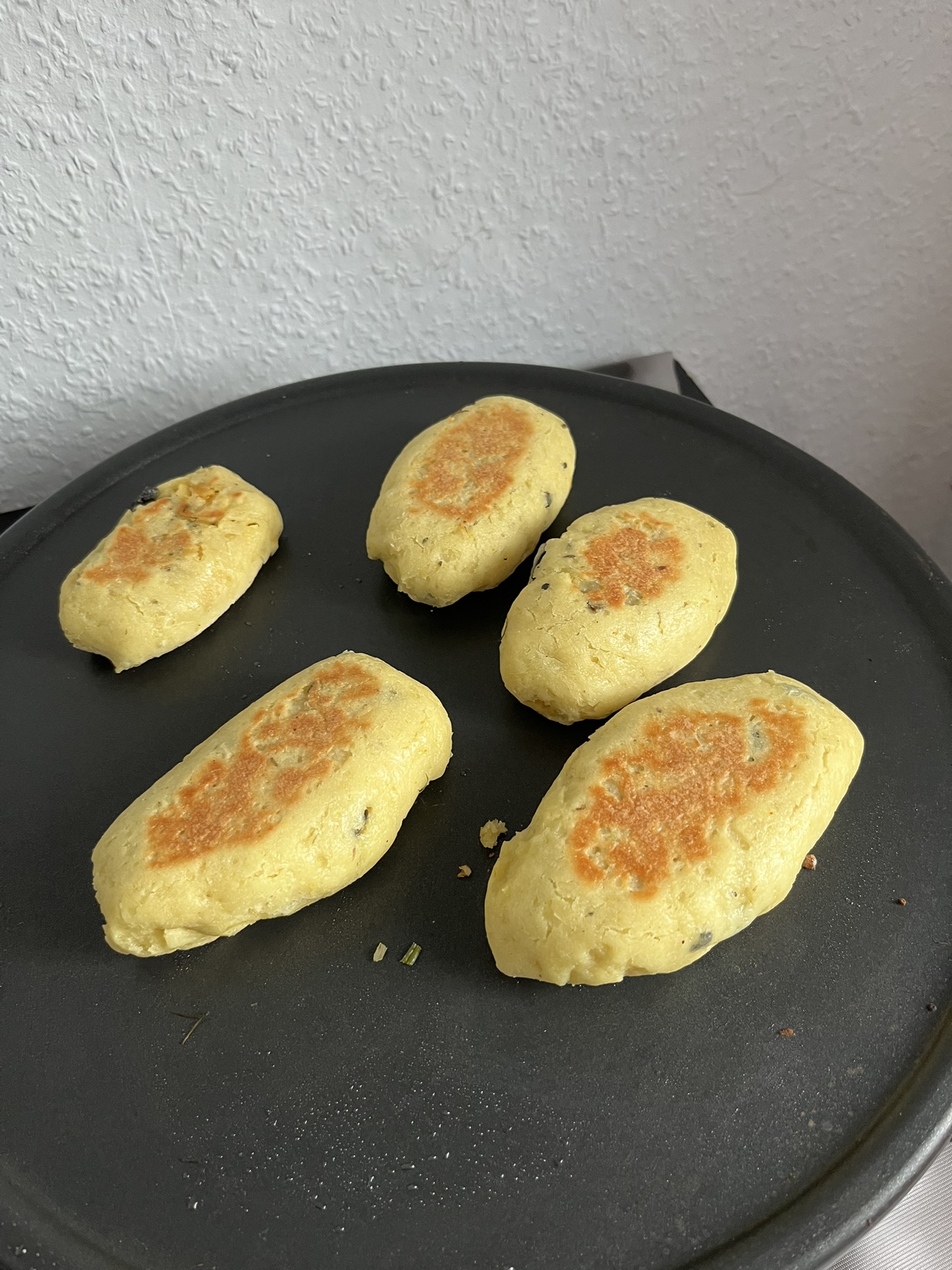 Пирожки с капустой и морковью на псевдомуке — шаг 5