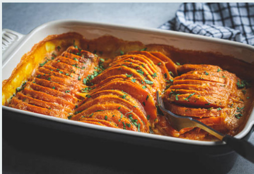 Запечённый сладкий картофель с зеленью