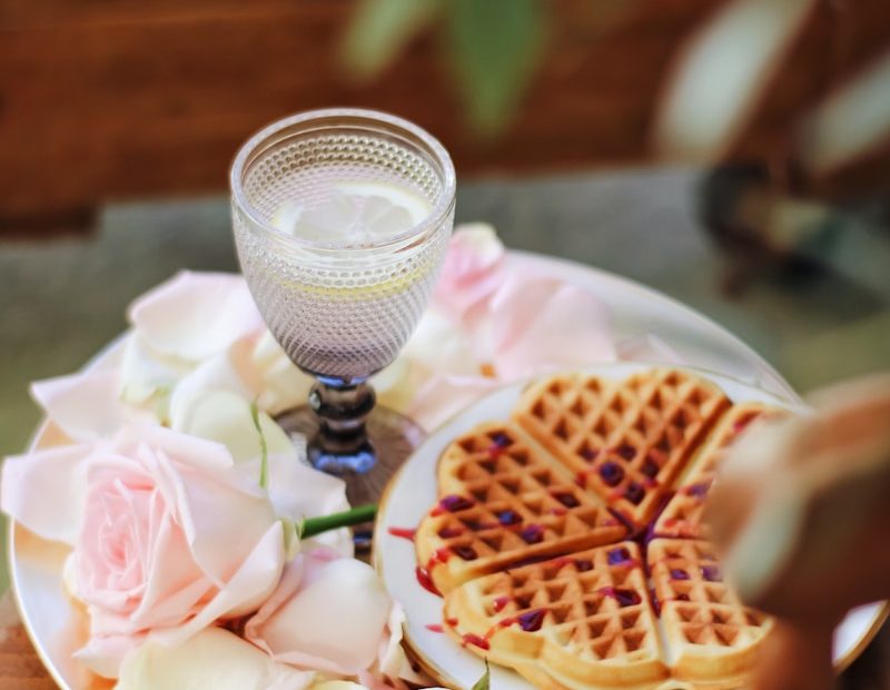 Soft waffles with egg whites and plant-based milk Полезное блюдо для рациона при ХПН, подагре и преддиабете — создано с учётом низкого содержания фосфора, калия и пуринов.