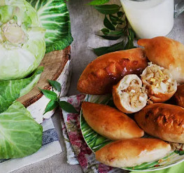 Пирожки с капустой для гостей: Воздушные, нежные и такие домашние. Отлично подойдут на праздничный стол