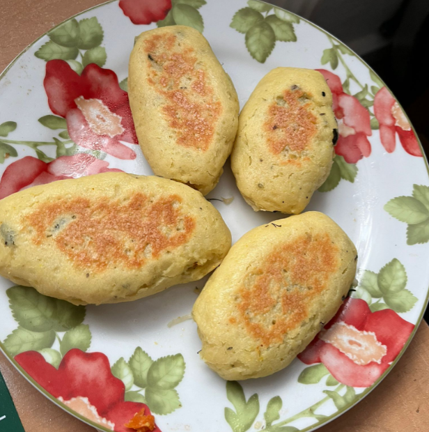 Диетический рецепт, подходящий при ХПН, подагре и преддиабете — питательный, но лёгкий вариант, помогающий поддерживать здоровье без перегрузки почек. Пироги и пирожки