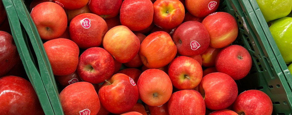 Ингредиенты, чтобы сделать яблочно-морковное пюре