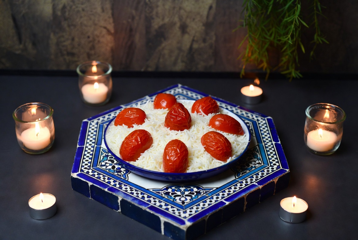 Dami gojeh — иранский рис с томатами, 4 ингредиента и яркий вкус