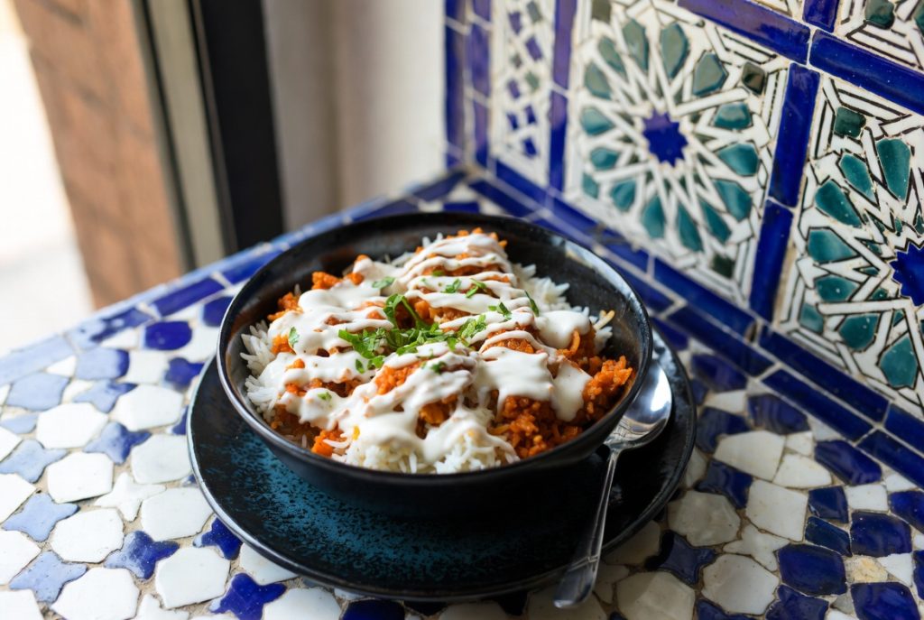 Индийский рис с йогуртовым соусом