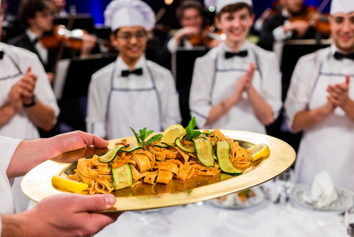 Паста с цукини, лимоном и мятой