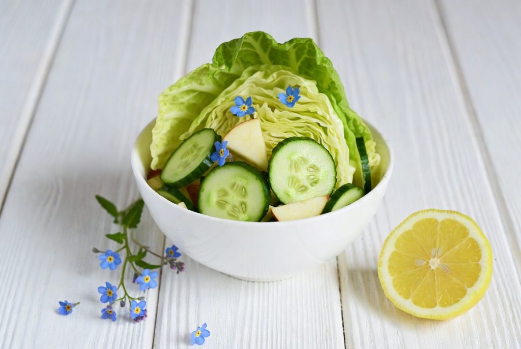 Салат из пекинской капусты с огурцом — 3 способа заправить