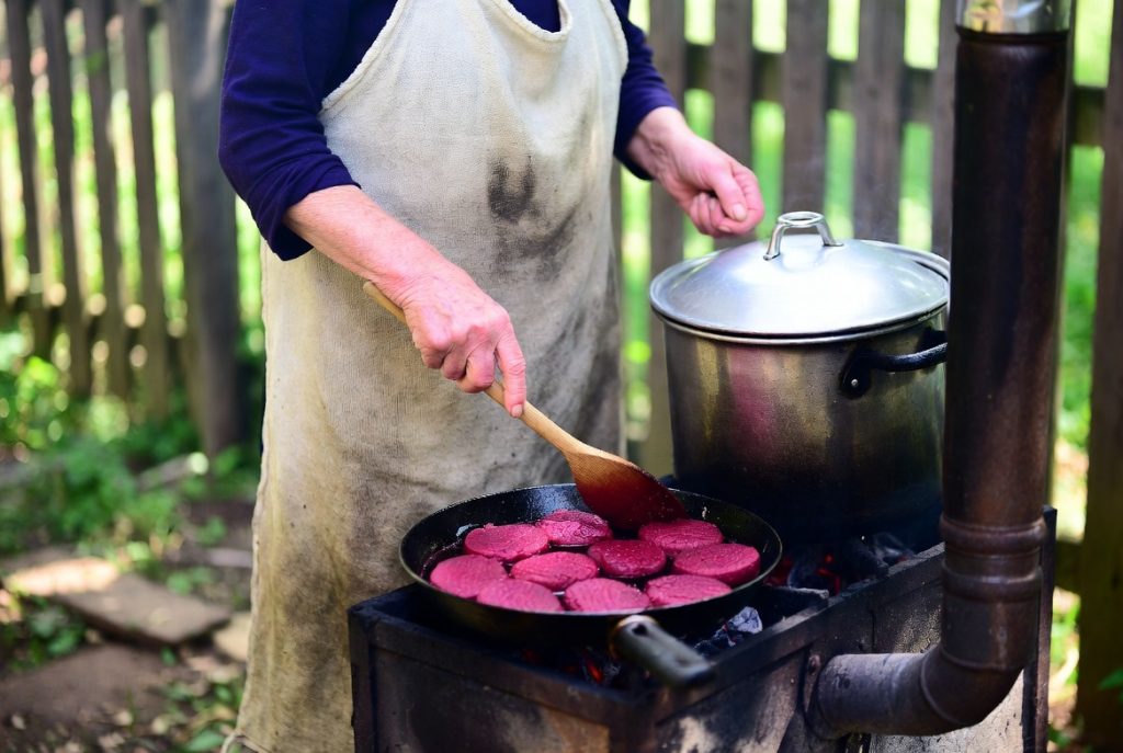 Свекольные котлеты в разрезе